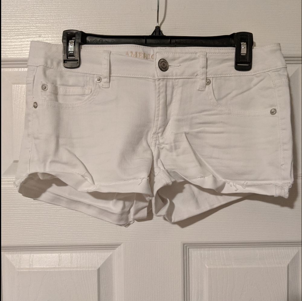 American Eagle White Stretch Shorts